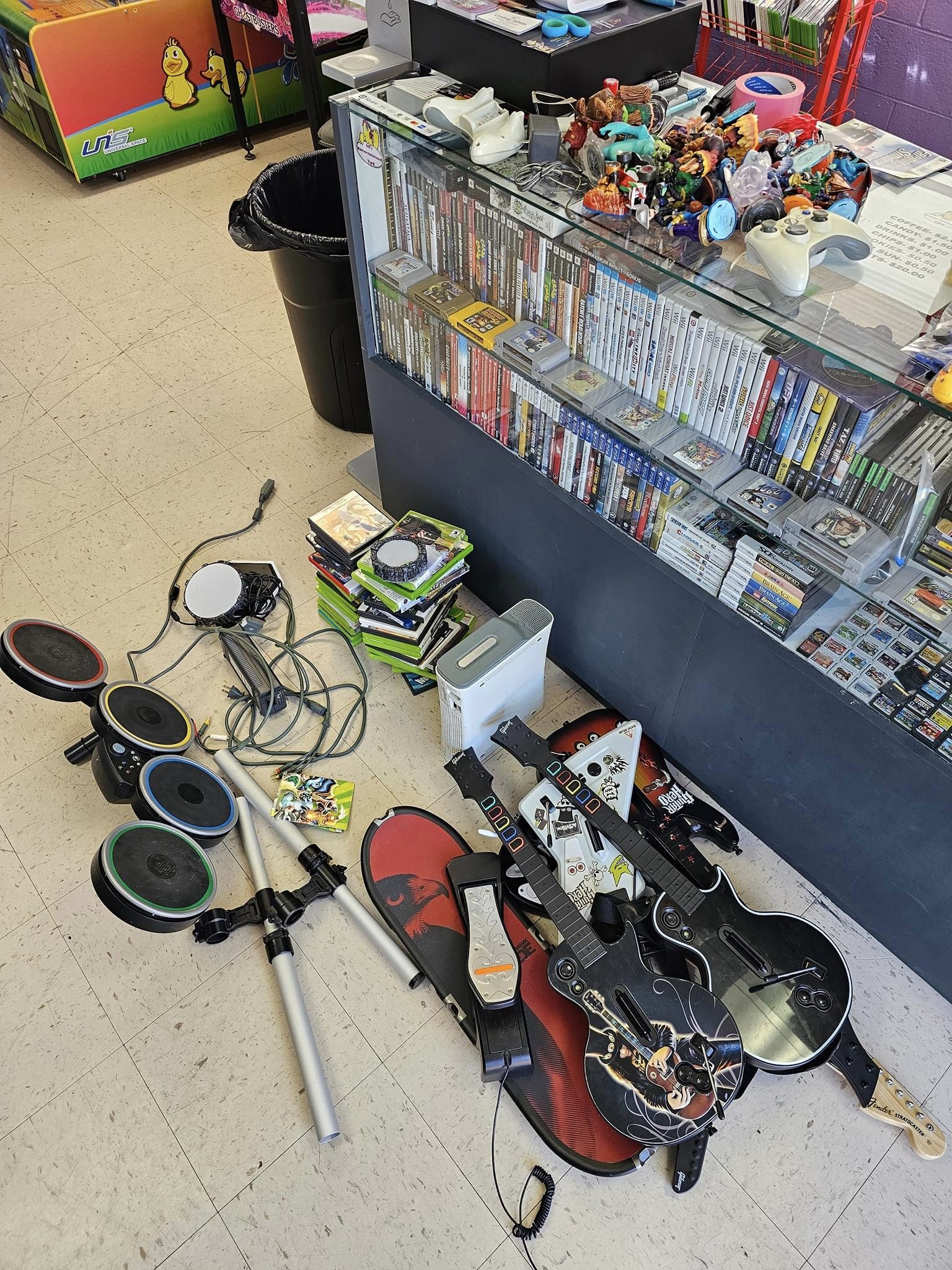 Sega 32x, Nintendo 3DS, and some Gamecube games being traded into the arcade 