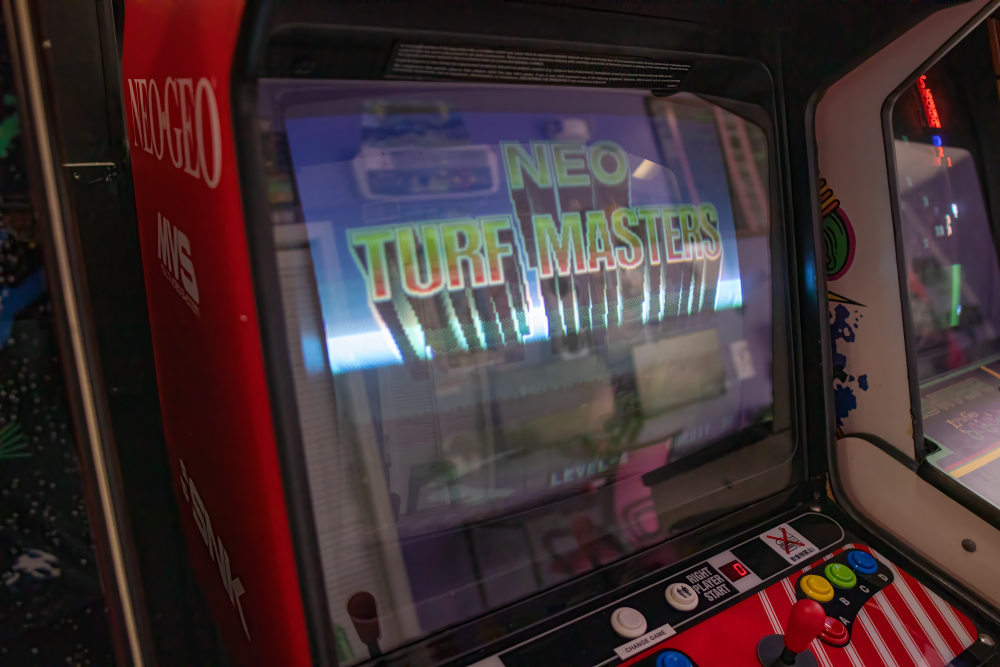 Picture of MVS arcade cabinet at 6R's entertainment yard