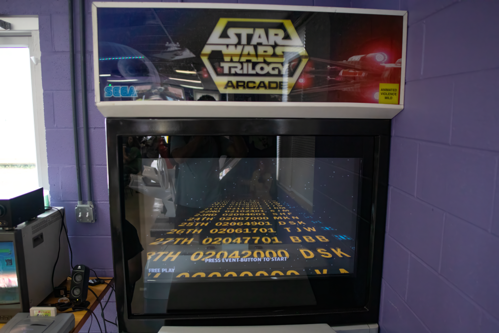 Picture of Star Wars Trilogy arcade cabinet at 6R's entertainment yard