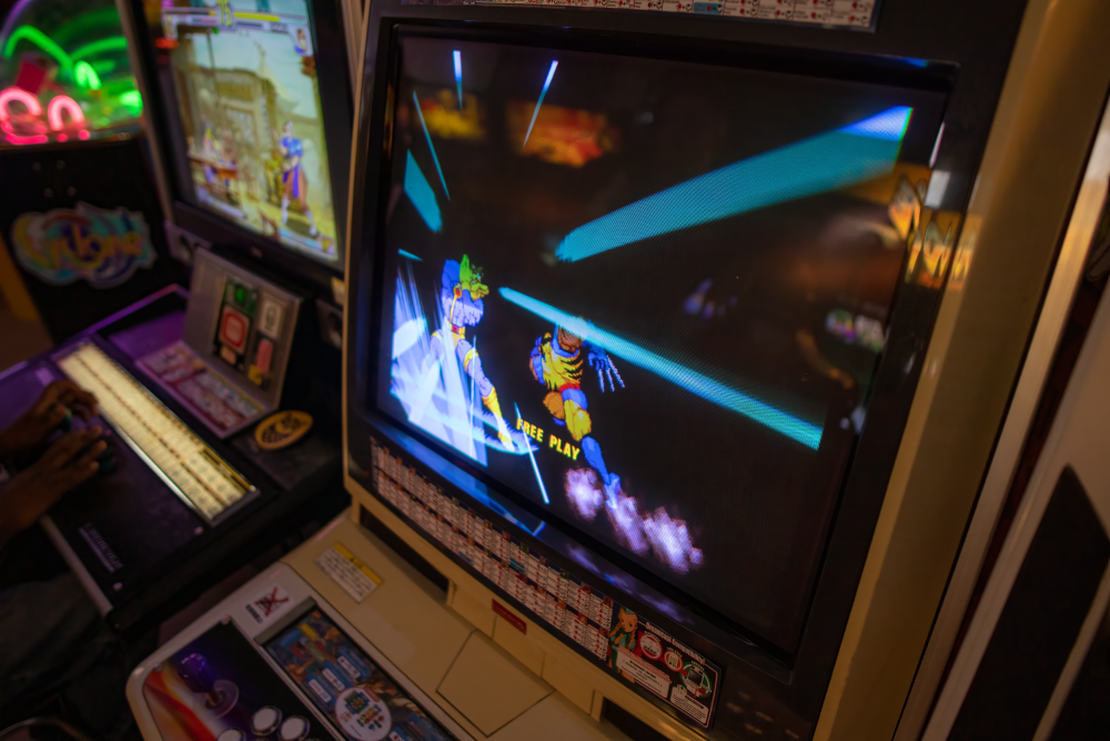 Picture of Astro City arcade cabinet running Marvel vs Capcom 2 at 6R's entertainment yard