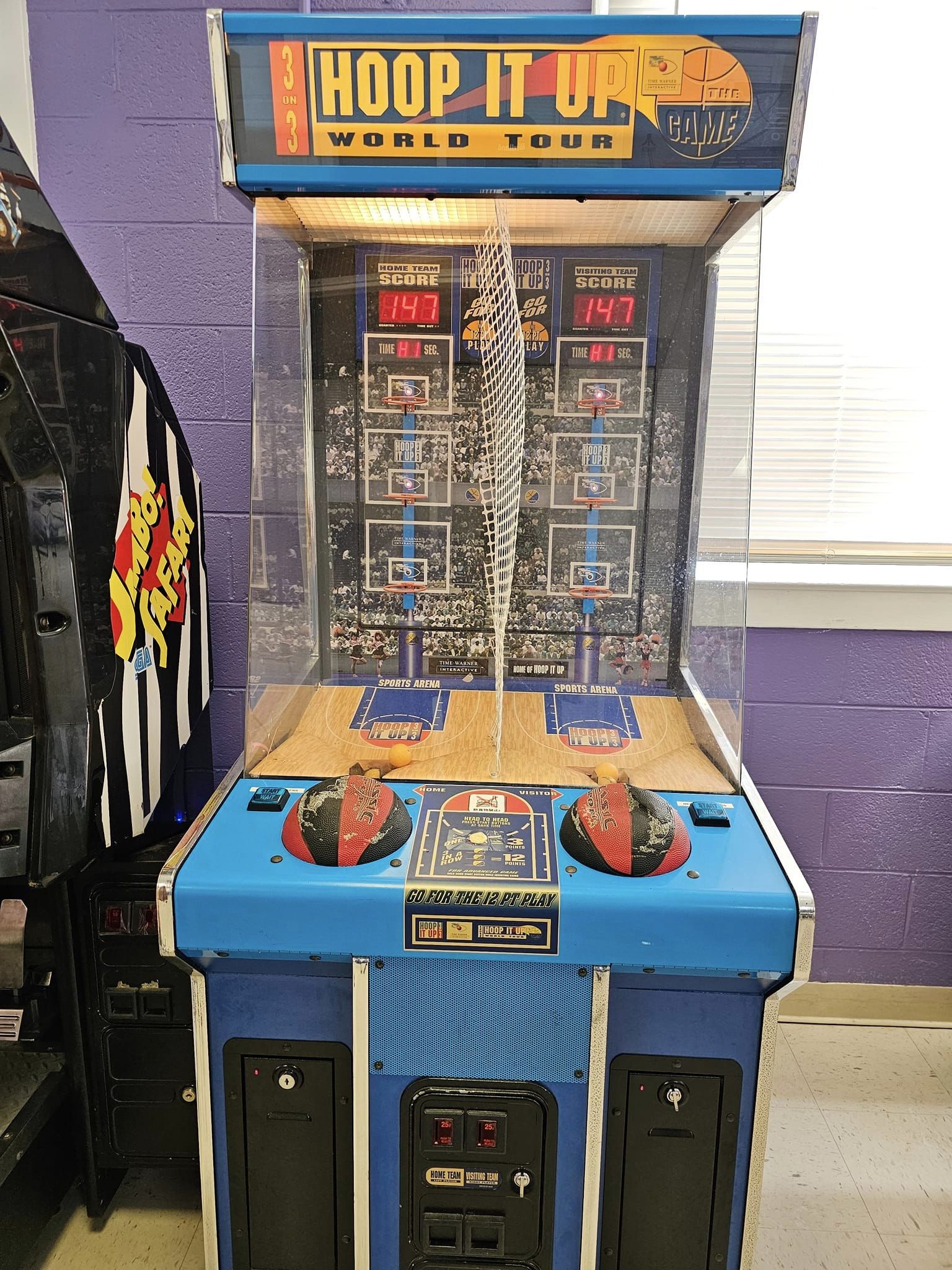 Picture of redemeption machine Hoop It Up at 6R's entertainment yard